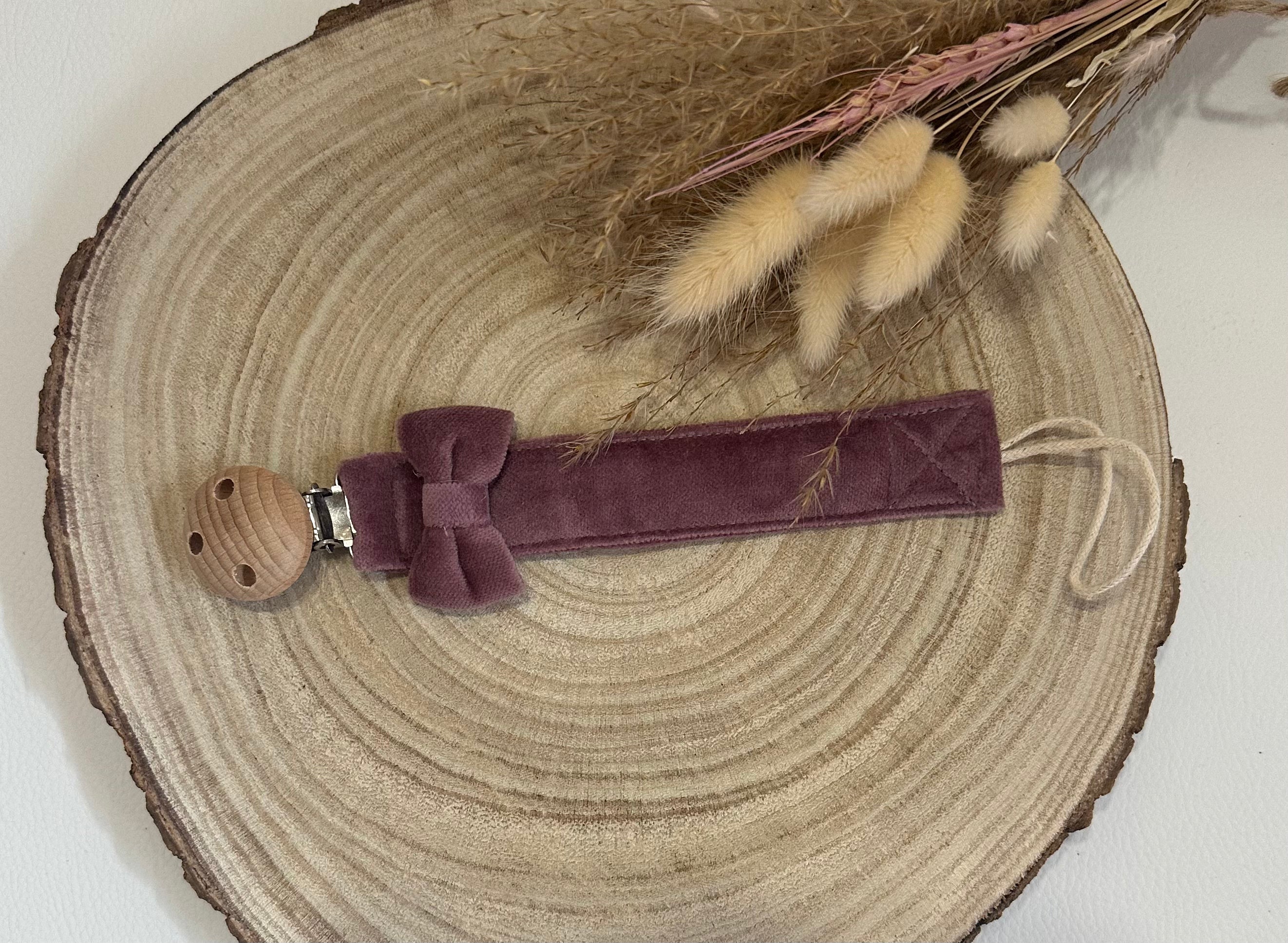 Attache tétine velours