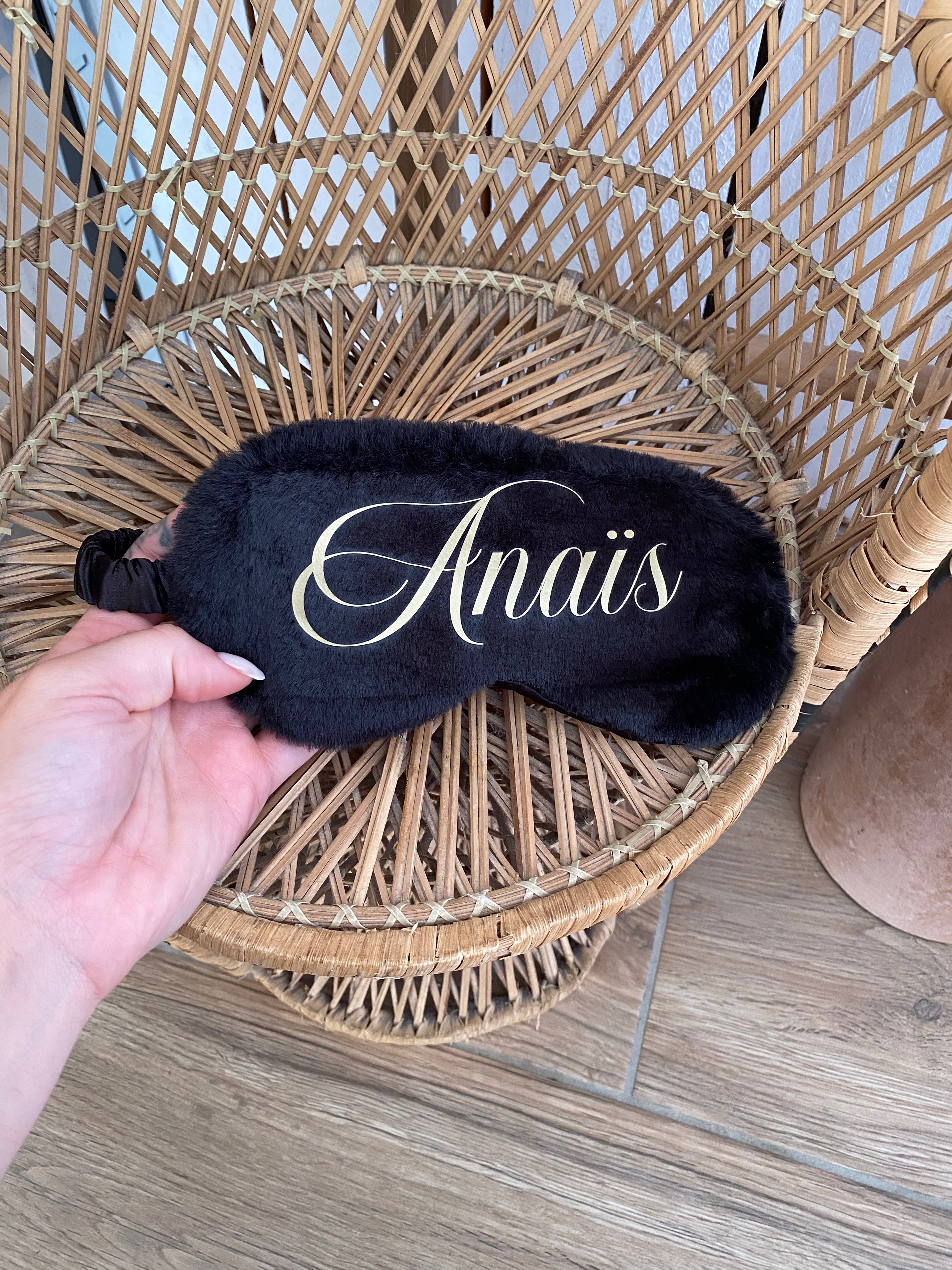 Masque de nuit élégant