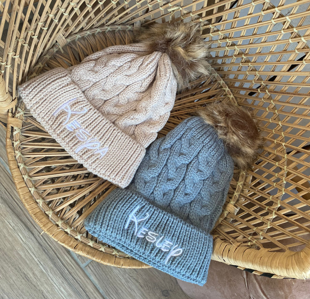 Bonnet maille brodé